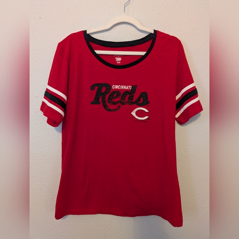 Genuine Merchandise Red Cincinnati Reds Tee